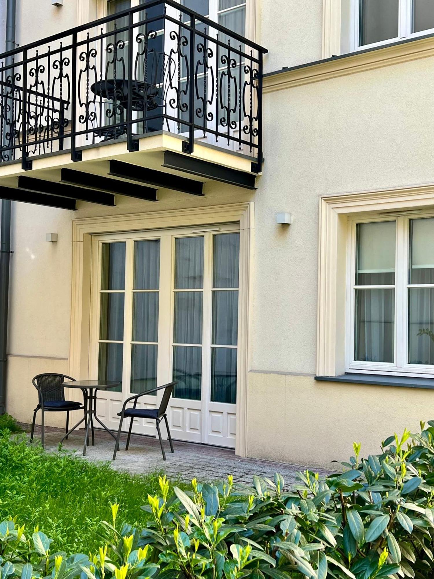 Atrium - Old Town Luxury - By Upstairs *