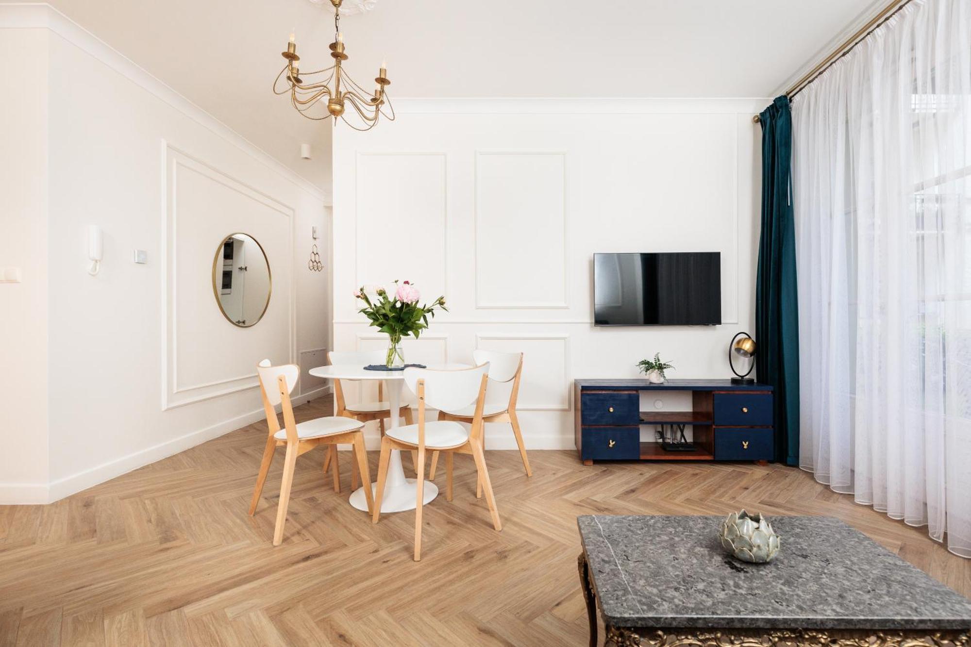 Atrium - Old Town Luxury - By Upstairs