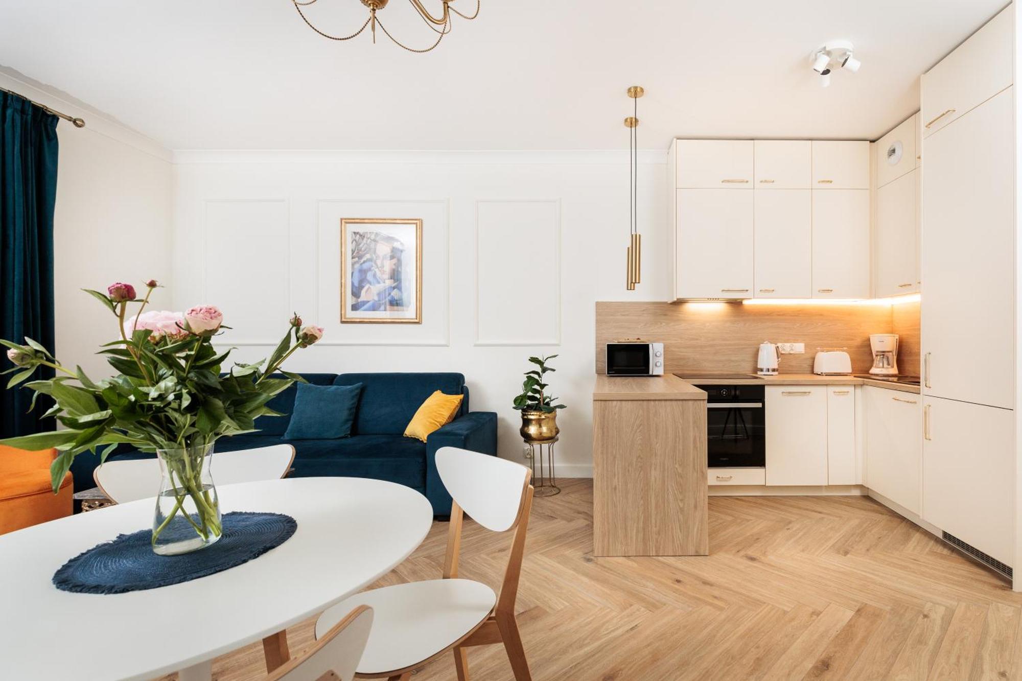 Atrium - Old Town Luxury - By Upstairs